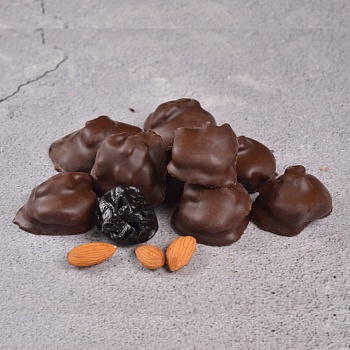 Конфета Чернослив с Грецким орехом в темном шоколаде